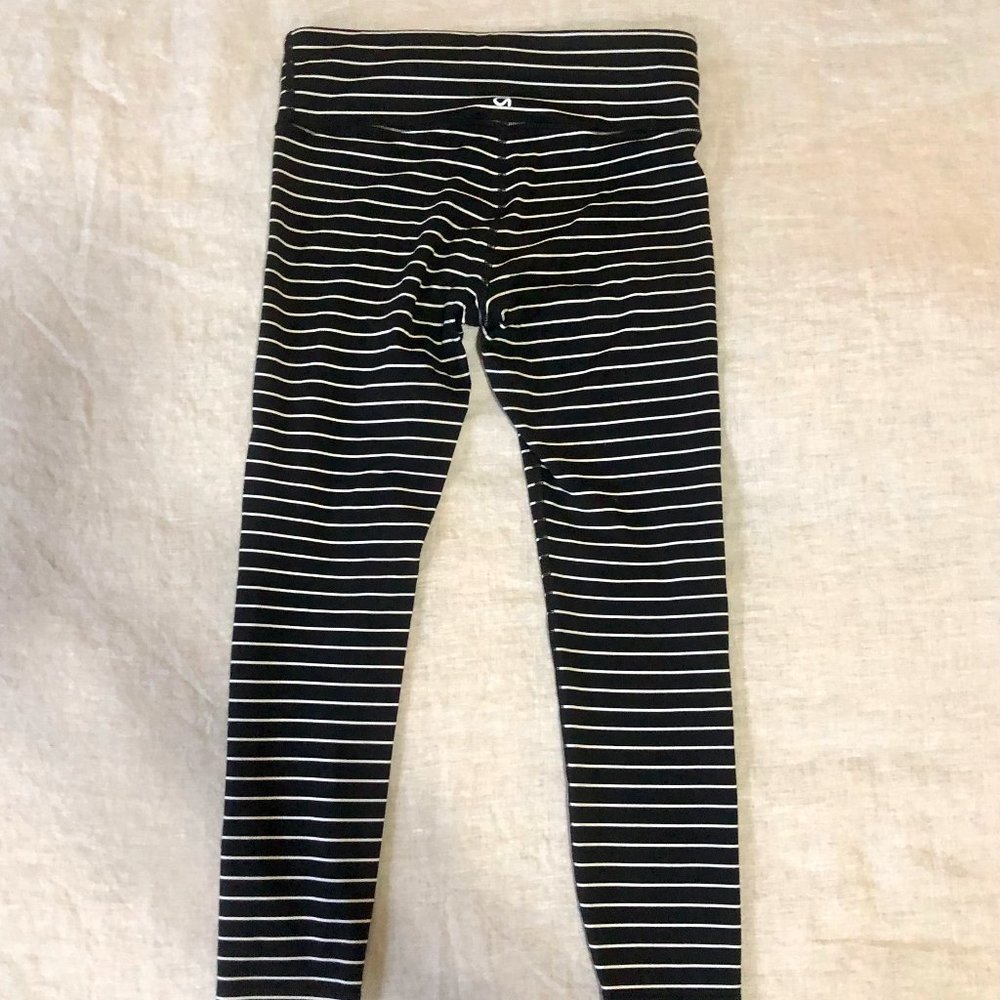 GapFit High Rise Rib Blackout 7/8 Striped Workout Leggings, Size S